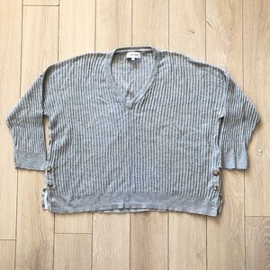 John + Jenn V Neck Ribbed Light Sweater in Grey Size L